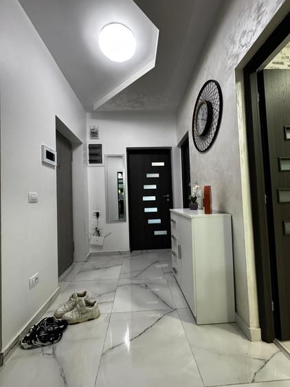 Apartament cu 2 camere decomandat în Podul de Fier