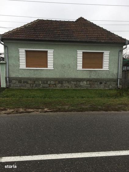 Casă cu 3 camere cu Teren 2000 Mp în Saca