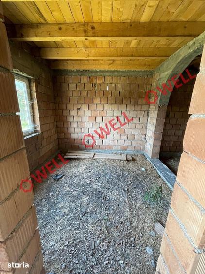 Casă cu 5 camere cu Teren 4499 Mp în Vâlcele