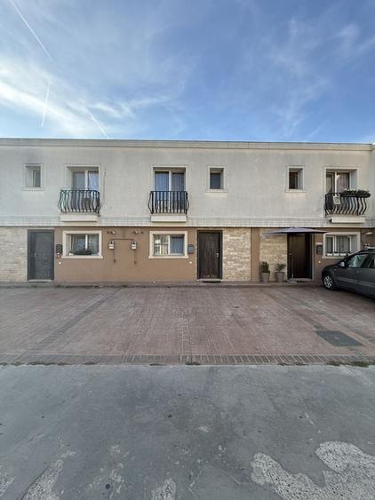 Casă individuală cu 3 camere cu Piscina în Ștefăneștii de Jos