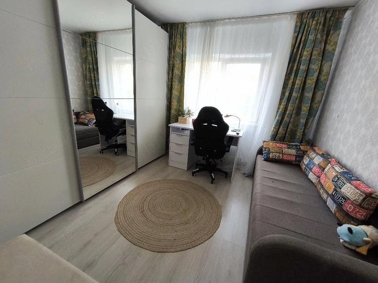 Apartament cu 3 camere semidecomandat în Gării