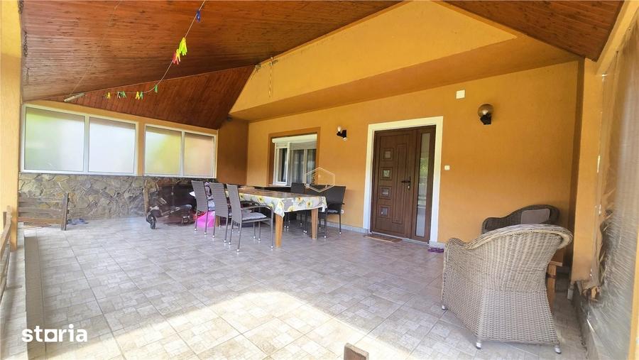 Casă cu 7 camere cu Teren 1384 Mp în Micro 17