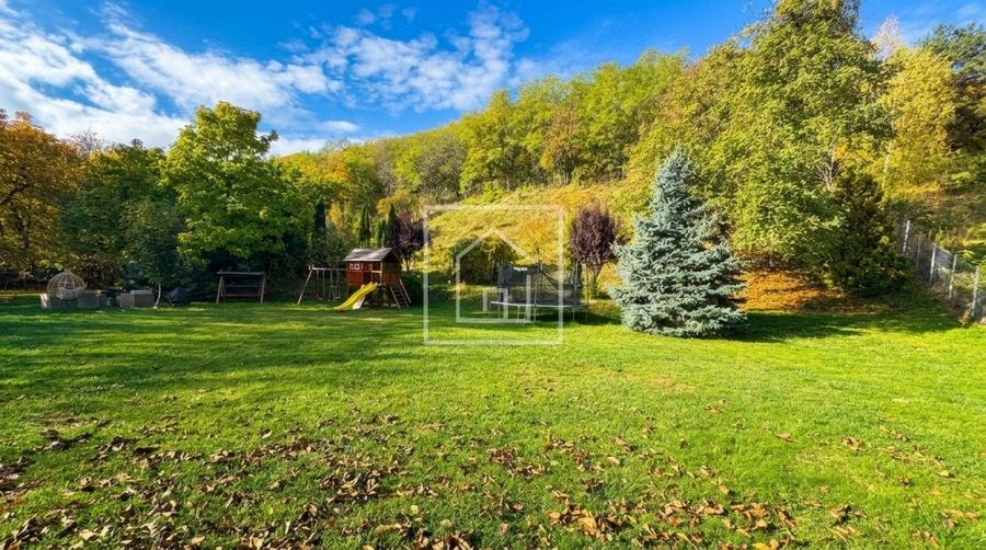 Casă individuală cu 8 camere cu Piscina în Sibiel