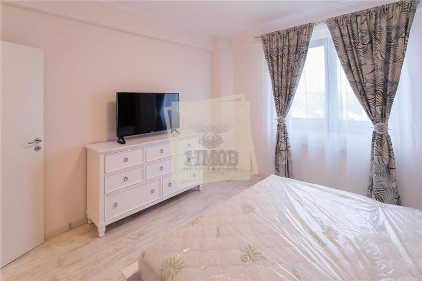 Penthouse cu 4 camere decomandat, mobilat în Ștrand