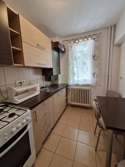 Apartament cu 2 camere semidecomandat, mobilat în Gheorgheni