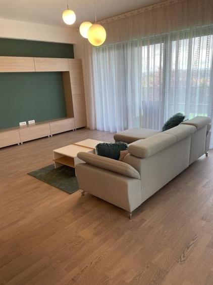Apartament cu 3 camere decomandat, mobilat în Valea Roșie