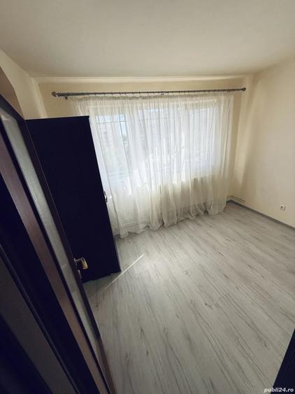 Apartament cu 2 camere semidecomandat în 9 Mai