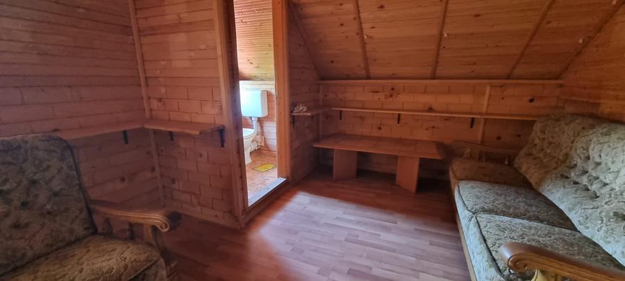 Casă individuală cu 7 camere cu Garaj în Căteasca