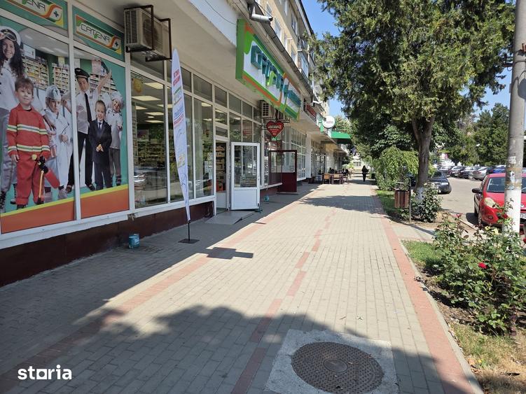 Apartament cu 4 camere semidecomandat în Central