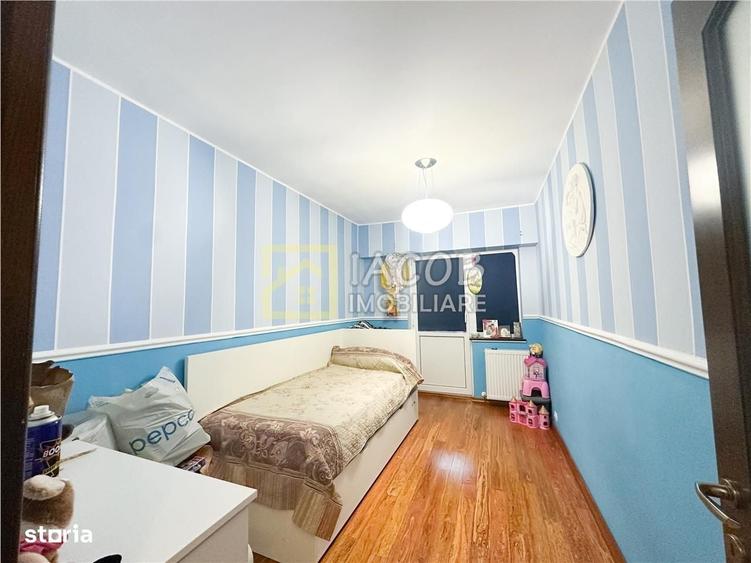 Apartament cu 3 camere decomandat în Central