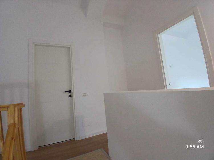 Casă cu 3 camere în Tunari