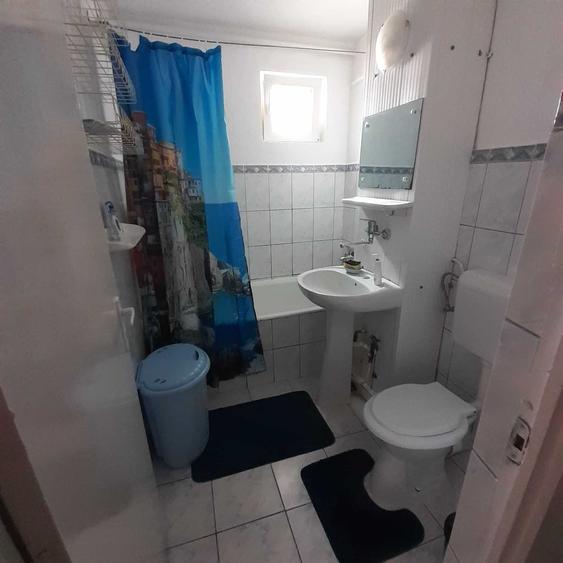 Apartament cu 2 camere semidecomandat în Cetate