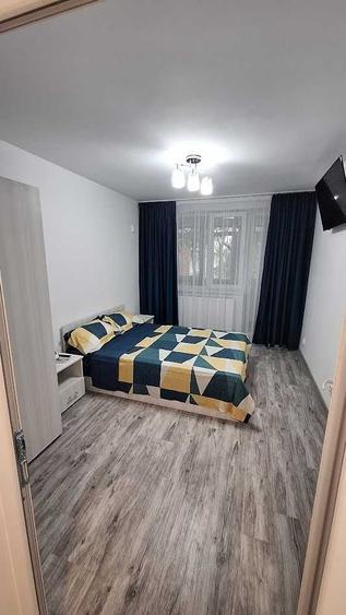 Apartament cu 2 camere decomandat în Calea București