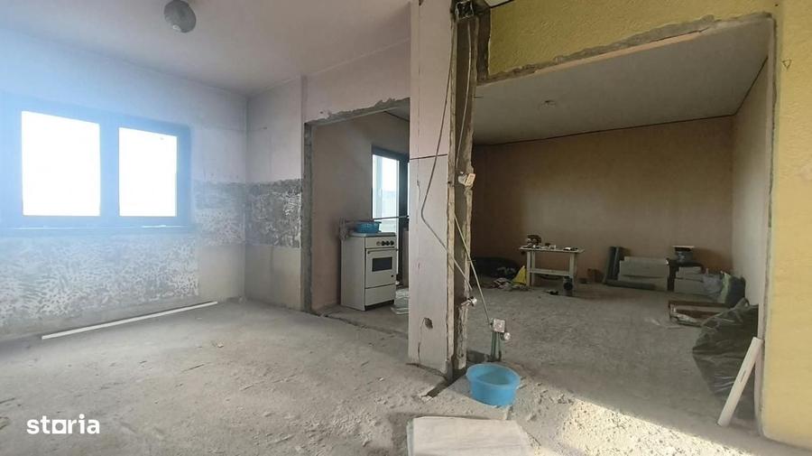 Apartament cu 4 camere decomandat în Central