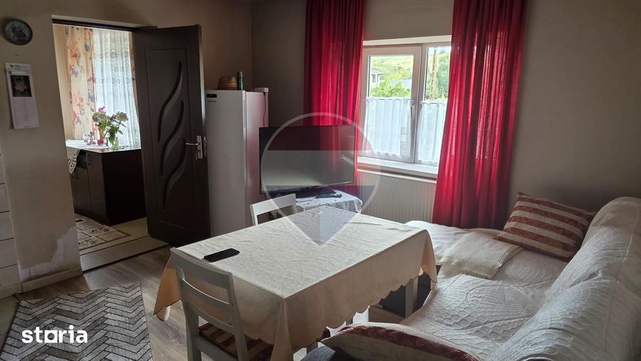Casă cu 2 camere cu Teren 2800 Mp în Elciu