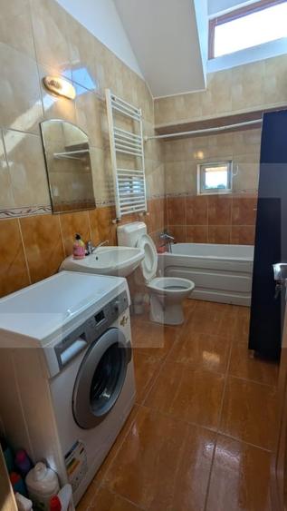 Apartament cu 3 camere semidecomandat, mobilat în Girocului