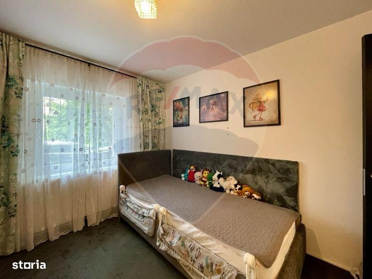 Apartament cu 4 camere decomandat în Noua