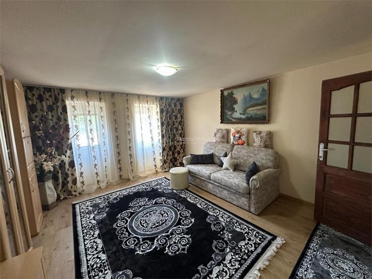 Casă cu 5 camere cu Teren 1500 Mp în Doclin