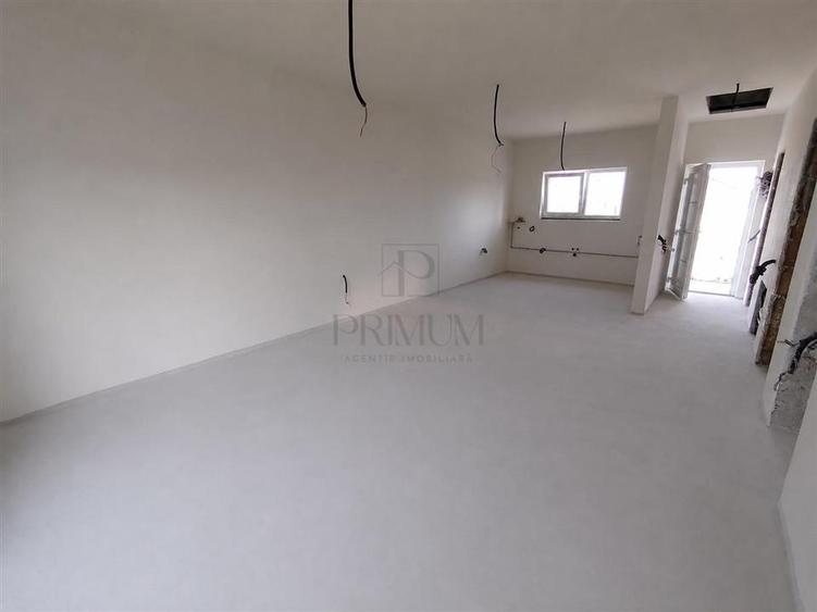 Duplex cu 3 camere cu Canalizare în Moșnița Nouă