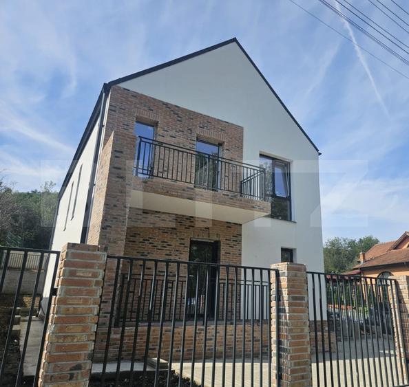 Casă individuală cu 4 camere cu Canalizare în Florești