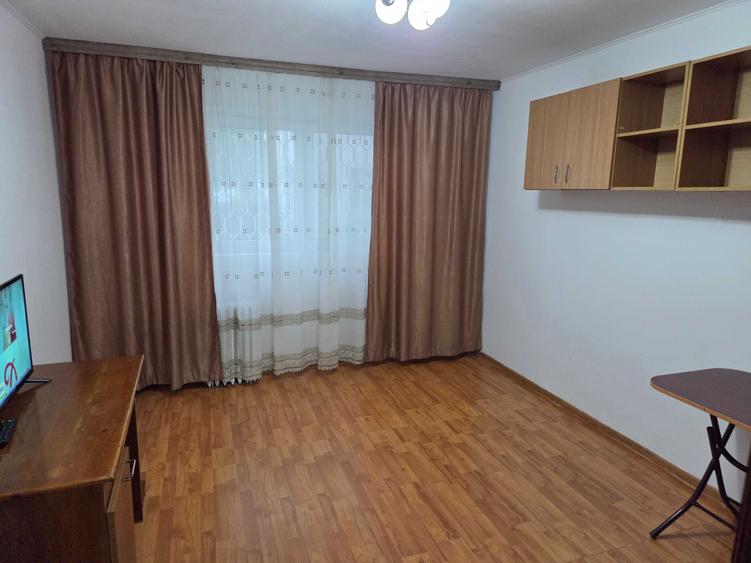 Garsonieră decomandată în CET