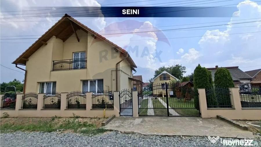 Casă cu 4 camere cu Teren 1295 Mp în Central