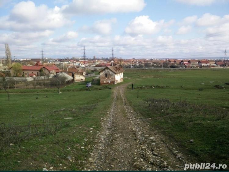 Teren de 19000 mp, în Centura