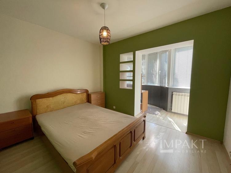 Apartament cu 3 camere semidecomandat, mobilat în Plopilor