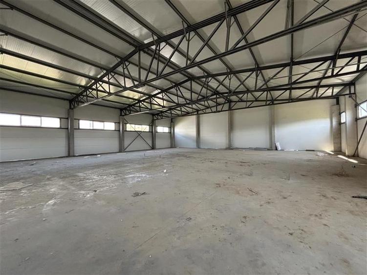 Spațiu industrial, de 1,800 mp, în Central