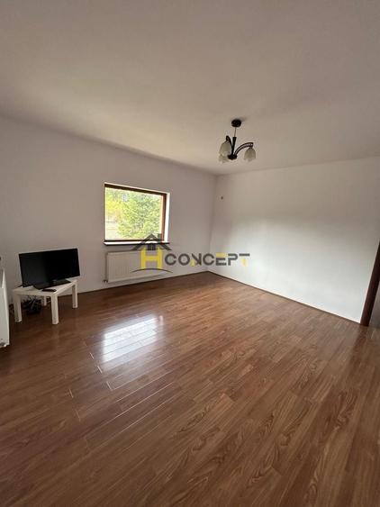 Casă individuală cu 5 camere cu Canalizare în Cornetu