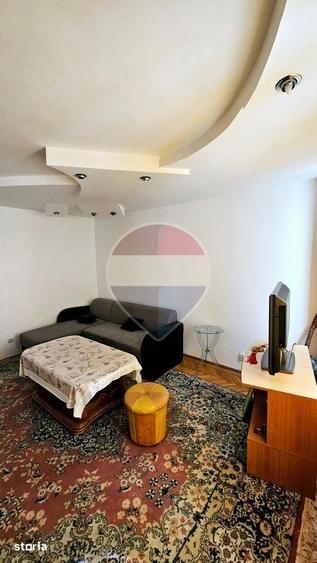 Apartament cu 3 camere, mobilat în Precista