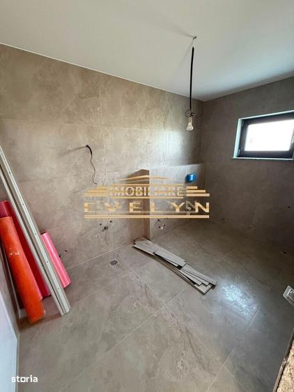 Casă cu 4 camere cu Teren 550 Mp în Central
