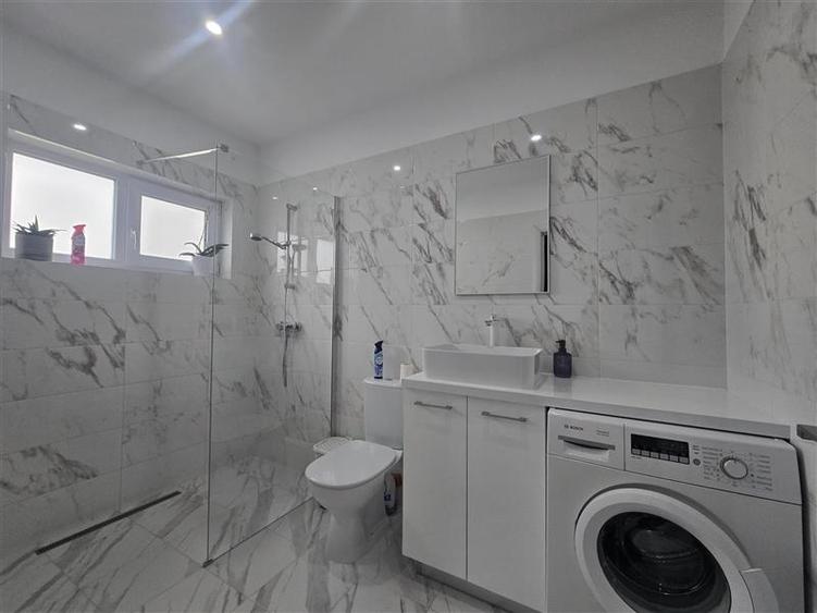 Casă individuală cu 4 camere cu Canalizare în Letea Veche