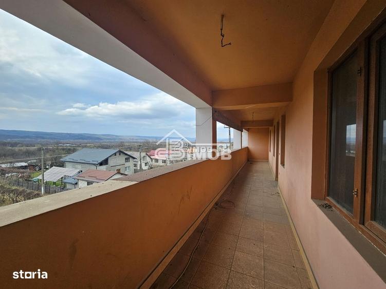 Spațiu comercial, de 380 mp, în Izvoarele