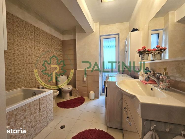 Apartament cu 4 camere decomandat în Central