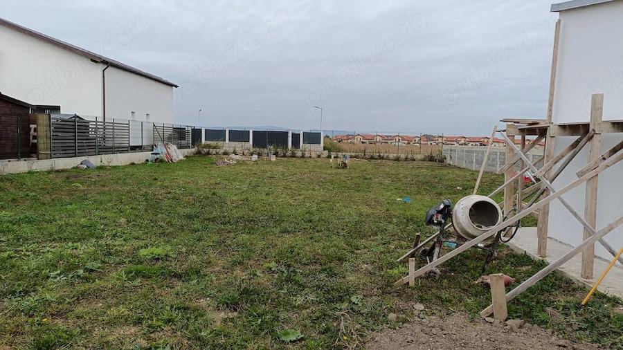 Teren de 1000 mp, în Sânpetru