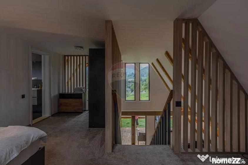 Casă cu 3 camere cu Teren 2166 Mp în Predeluț
