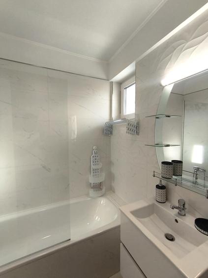 Apartament cu 2 camere decomandat în Parcul Carol