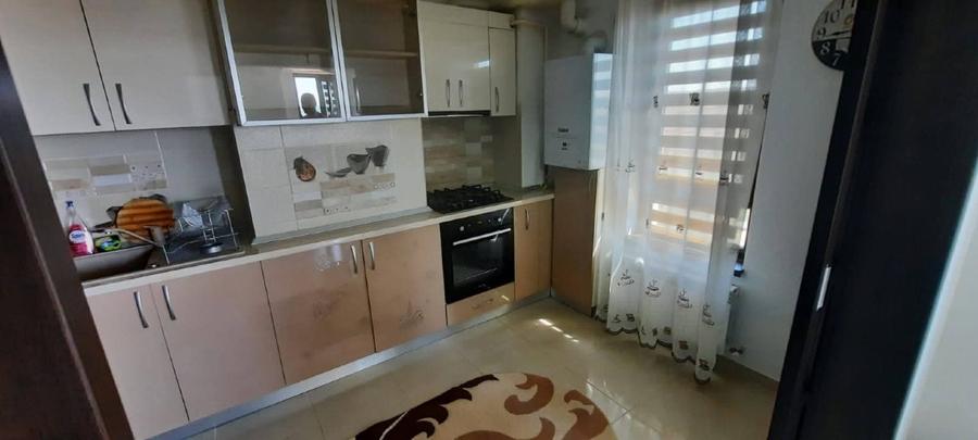 Apartament cu 3 camere semidecomandat în Valea Lupului