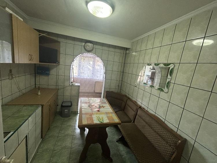 Apartament cu 2 camere decomandat în Trivale