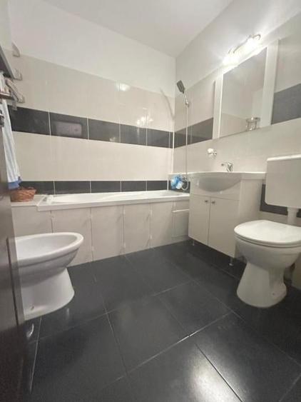 Apartament cu 3 camere în Olteniței