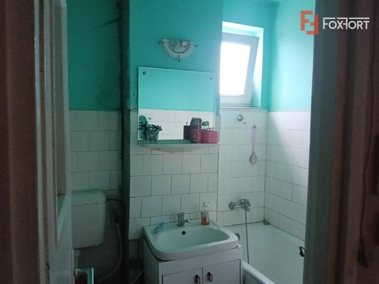 Apartament cu 3 camere semidecomandat, mobilat în Girocului
