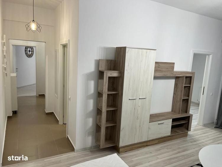 Apartament cu 3 camere decomandat în Păcii
