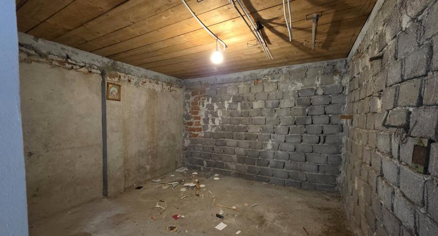 Casă individuală cu 4 camere cu Canalizare în Plopi