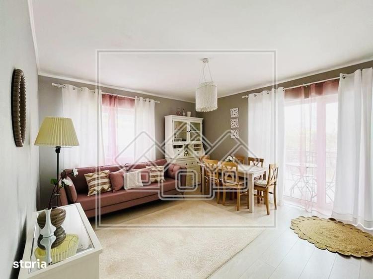 Apartament cu 3 camere decomandat în Piața Cluj