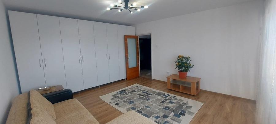 Garsonieră decomandată în P-ța Alba Iulia