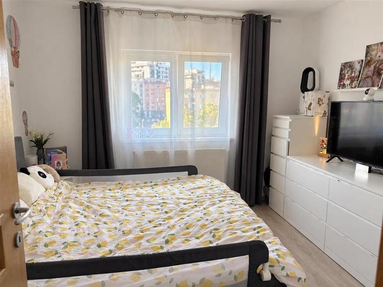 Apartament cu 3 camere decomandat, mobilat în Astra
