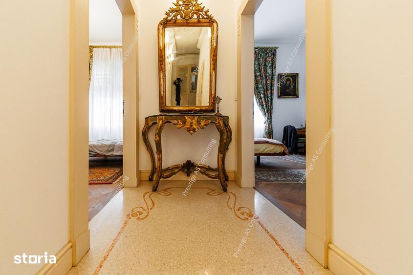 Apartament cu 4 camere în Central