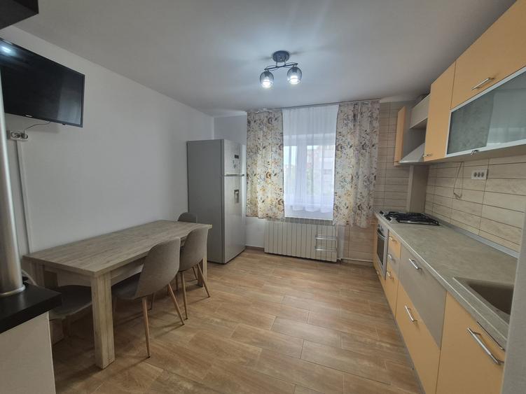 Apartament cu 3 camere decomandat, mobilat în 13 Septembrie