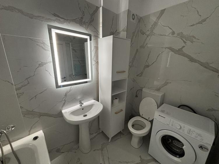Apartament cu 2 camere decomandat în Roșu